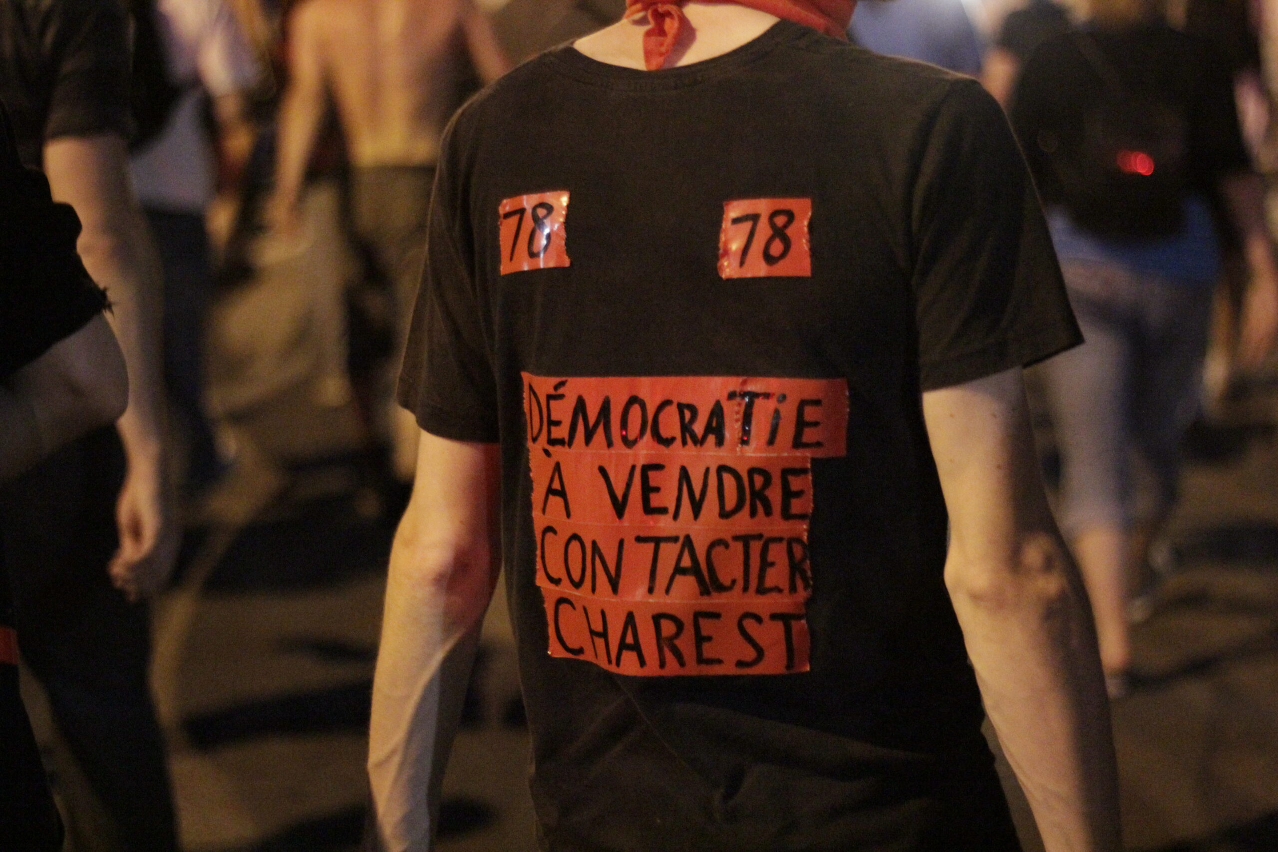 78_tshirt_democracy_a_vendre_alexguidon20mai2012